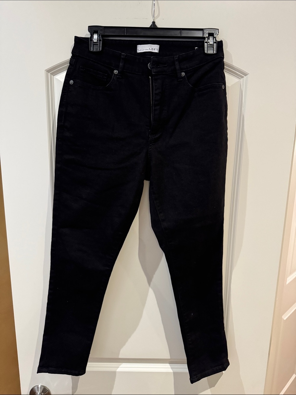 LOFT Black Curvy Skinny, 4/27petite Jeans NWT